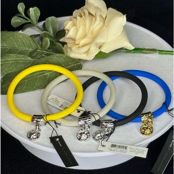 Marc By Marc Jacobs Electric Blue With Gold Tone TurnLock Charm Rubber Stretch - Picture 4 of 6